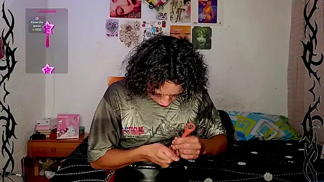 Snapshot of angelsdustxxx chatting on December 23, 2024, 3:07 am angelsdustxxx online show from December 23, 2024, 3:07 am