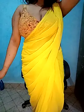 Snapshot of Dayna-36 chatting on March 16, 2025, 8:11 pm Dayna-36 online show from March 16, 2025, 8:11 pm