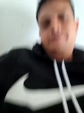 Snapshot of Ernesto696967 chatting on November 1, 2025, 5:59 pm Ernesto696967 online show from November 1, 2025, 5:59 pm