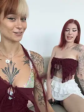 Snapshot of SallyDinosaur chatting on October 4, 2025, 10:24 am SallyDinosaur online show from October 4, 2025, 10:24 am