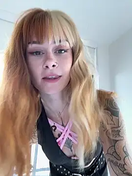 Snapshot of SallyDinosaur chatting on February 14, 2026, 5:10 pm SallyDinosaur online show from February 14, 2026, 5:10 pm