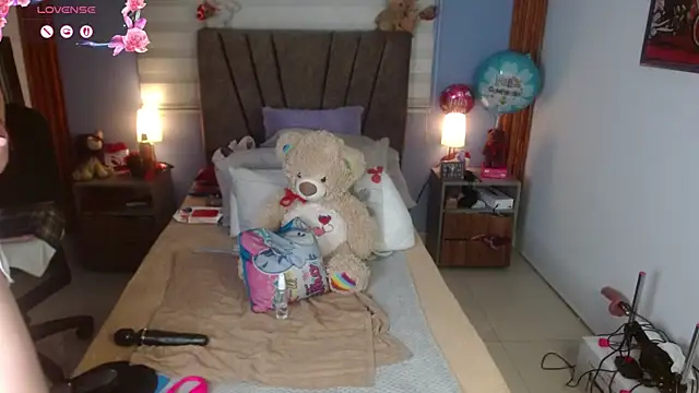 Nadia 84 online show from April 20, 2026, 7:37 pm