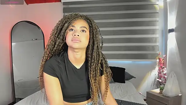 nayah   online show from November 18, 2025, 7:51 pm