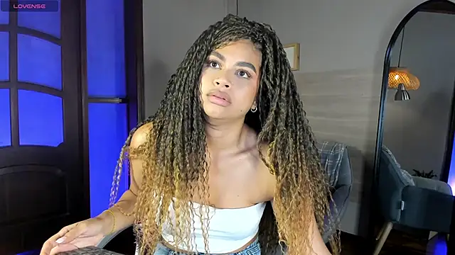 nayah   online show from March 18, 2026, 8:23 pm