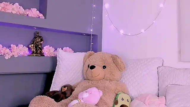 rosemonrooe online show from February 28, 2025, 8:50 pm