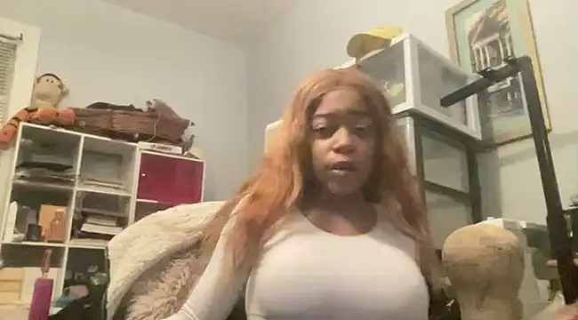 Snapshot of MommyConfident chatting on January 21, 2025, 3:04 am MommyConfident online show from January 21, 2025, 3:04 am