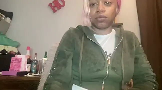 Snapshot of MommyConfident chatting on February 28, 2025, 3:15 am MommyConfident online show from February 28, 2025, 3:15 am