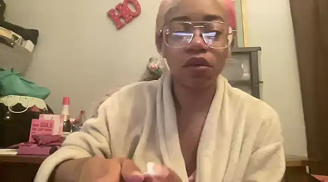 Snapshot of MommyConfident chatting on March 2, 2025, 8:40 pm MommyConfident online show from March 2, 2025, 8:40 pm