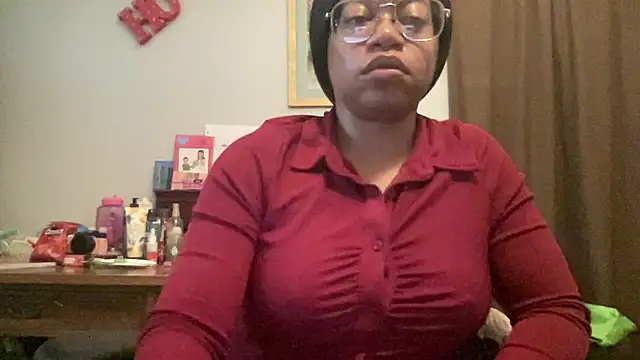 Snapshot of MommyConfident chatting on September 29, 2025, 2:44 pm MommyConfident online show from September 29, 2025, 2:44 pm
