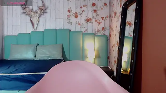 Alison Simmons online show from January 4, 2025, 9:20 pm