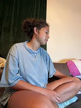 Snapshot of VanessaBling chatting on March 18, 2025, 1:10 am VanessaBling online show from March 18, 2025, 1:10 am