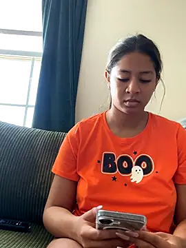 Snapshot of VanessaBling chatting on October 11, 2025, 3:10 pm VanessaBling online show from October 11, 2025, 3:10 pm