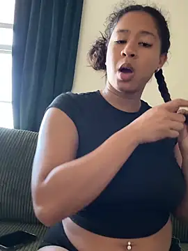 Snapshot of VanessaBling chatting on November 6, 2025, 9:15 pm VanessaBling online show from November 6, 2025, 9:15 pm