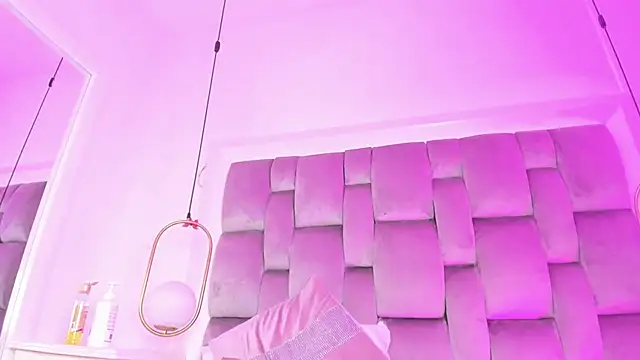 PamelaMendez  online show from February 2, 2025, 12:13 pm