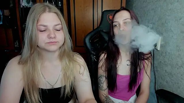 Snapshot of Rachel_Sharp chatting on September 25, 2025, 4:27 am Rachel Sharp online show from September 25, 2025, 4:27 am