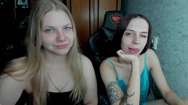 Snapshot of Rachel_Sharp chatting on October 3, 2025, 4:20 am Rachel Sharp online show from October 3, 2025, 4:20 am