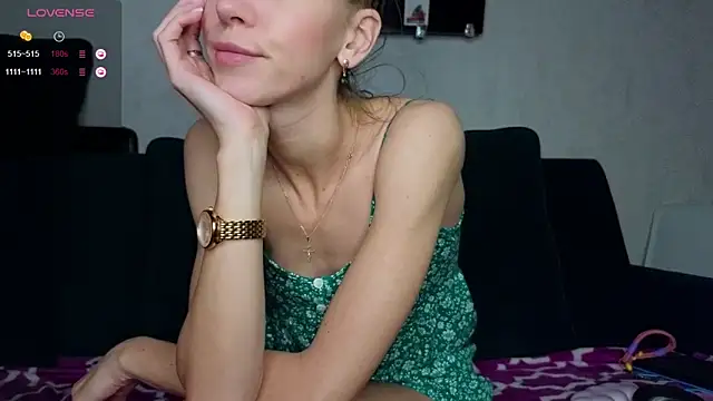 FoxLoveBasik online show from March 6, 2025, 6:48 pm