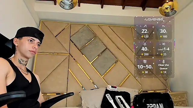 AmberAdams  online show from September 28, 2025, 9:09 pm