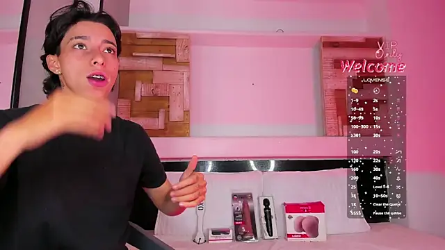 AmberAdams  online show from April 1, 2026, 2:14 pm