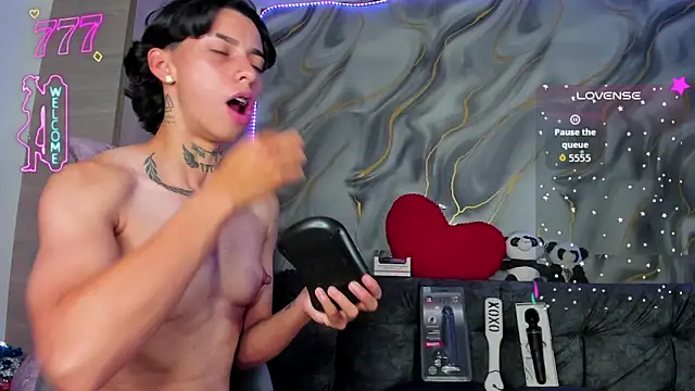 AmberAdams  online show from April 21, 2026, 2:51 am