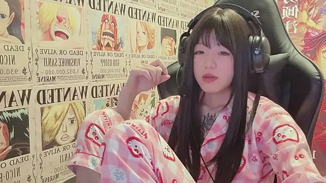 SNAKEgirlQAQ online show from June 5, 2026, 5:29 pm