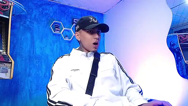 Liam lee online show from December 12, 2024, 12:22 pm