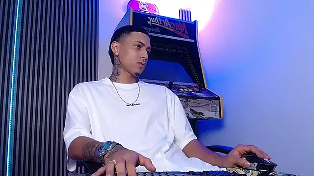 Liam lee online show from March 4, 2025, 1:49 pm