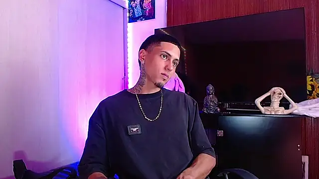 Liam lee online show from December 4, 2025, 6:27 pm