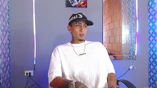 Liam lee online show from April 17, 2026, 8:56 pm