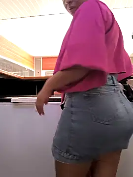 Francesca ferrari online show from April 21, 2026, 8:44 pm