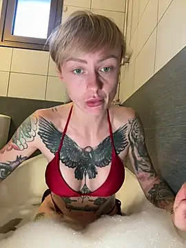 Snapshot of haileyhope_ chatting on January 4, 2025, 2:25 pm haileyhope  online show from January 4, 2025, 2:25 pm