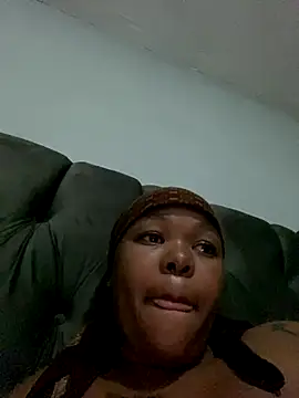 Snapshot of Mandy-101 chatting on November 23, 2025, 5:02 pm Mandy-101 online show from November 23, 2025, 5:02 pm