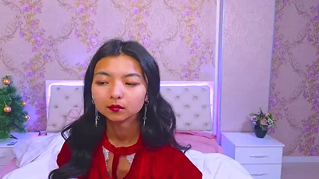 Snapshot of Shy_Kira chatting on December 25, 2024, 12:26 pm Shy Kira online show from December 25, 2024, 12:26 pm