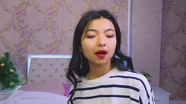 Snapshot of Shy_Kira chatting on January 7, 2025, 12:31 pm Shy Kira online show from January 7, 2025, 12:31 pm