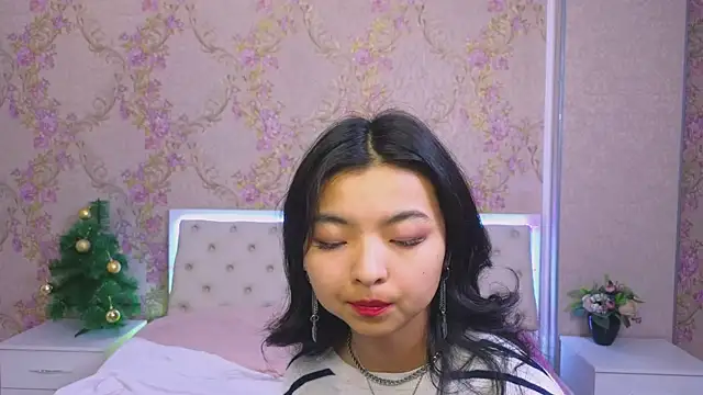 Snapshot of Shy_Kira chatting on January 7, 2025, 3:33 pm Shy Kira online show from January 7, 2025, 3:33 pm