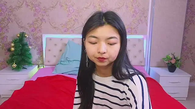 Snapshot of Shy_Kira chatting on January 10, 2025, 12:26 pm Shy Kira online show from January 10, 2025, 12:26 pm