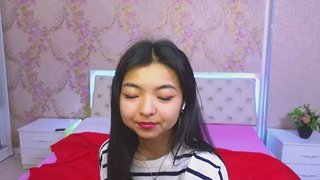 Snapshot of Shy_Kira chatting on January 15, 2025, 3:39 pm Shy Kira online show from January 15, 2025, 3:39 pm