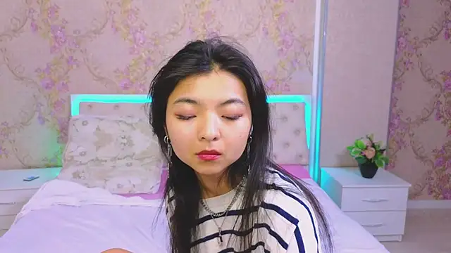 Snapshot of Shy_Kira chatting on January 20, 2025, 3:39 pm Shy Kira online show from January 20, 2025, 3:39 pm