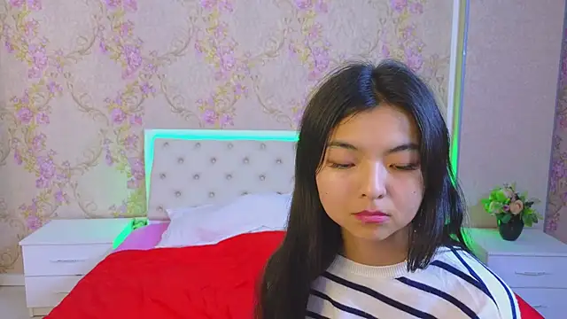 Snapshot of Shy_Kira chatting on January 27, 2025, 6:31 pm Shy Kira online show from January 27, 2025, 6:31 pm