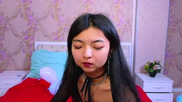 Snapshot of Shy_Kira chatting on February 2, 2025, 12:46 pm Shy Kira online show from February 2, 2025, 12:46 pm