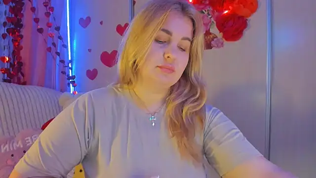 CoraSwon online show from February 26, 2025, 9:16 pm