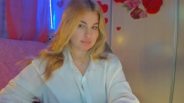 CoraSwon online show from March 2, 2025, 12:20 am