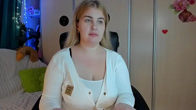 CoraSwon online show from February 28, 2026, 3:24 pm