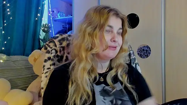 CoraSwon online show from March 24, 2026, 6:51 am