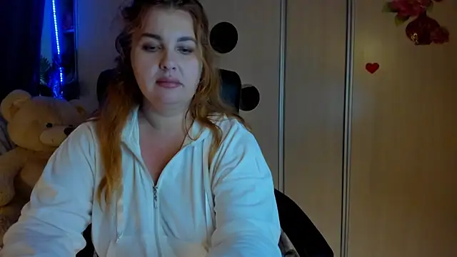 CoraSwon online show from June 6, 2026, 4:23 pm