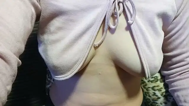 Snapshot of ForeversweetXX chatting on November 23, 2025, 6:52 pm ForeversweetXX online show from November 23, 2025, 6:52 pm