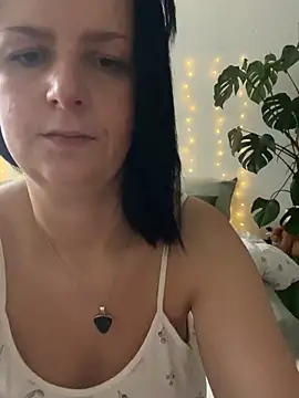 Off  Melonenmandy online show from May 6, 2026, 5:14 am