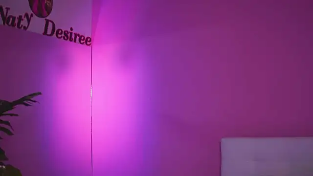 NatyDesiree online show from March 6, 2025, 5:14 am