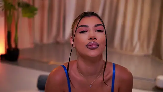 NatyDesiree online show from August 3, 2026, 7:06 pm