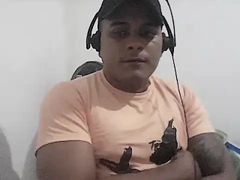 Snapshot of SaucyAffair0 chatting on January 5, 2025, 12:09 am SaucyAffair0 online show from January 5, 2025, 12:09 am